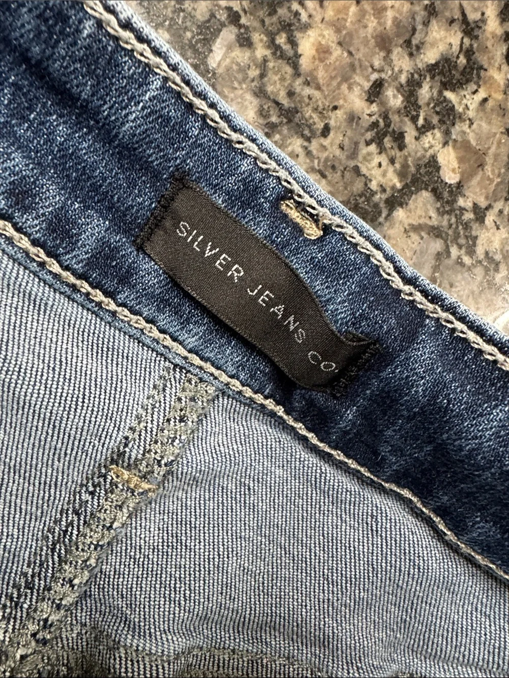 Silver Jeans Blue Denim Rolled-Hem Shorts EUC 31